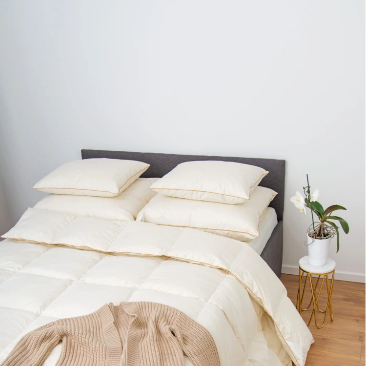 Poduszka 70x80 z pierza 1500g AMZ