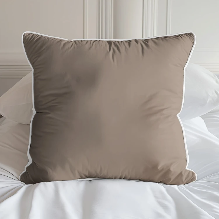 TAUPE_40x40_02.jpg