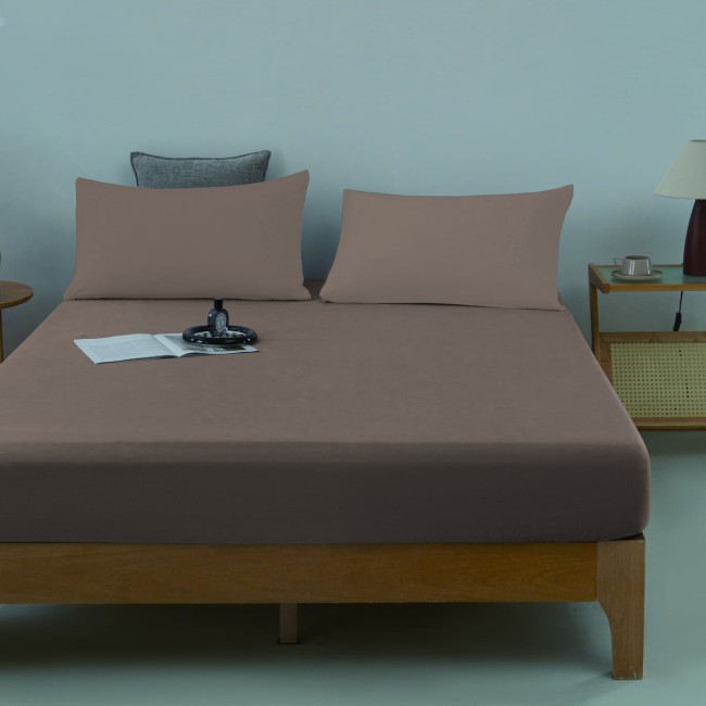 Przejdź do produktu Prześcieradło z gumką 160x200 bawełna 100% satyna brąz 3324