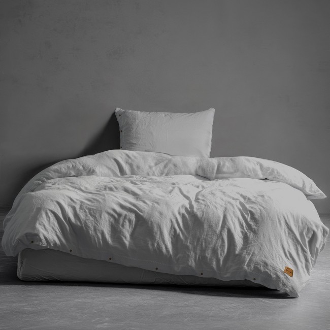 Przejdź do produktu Pościel 140x200 bawełniana JASNO SZARA z ozdobnymi guzikami PURE ECO LINE