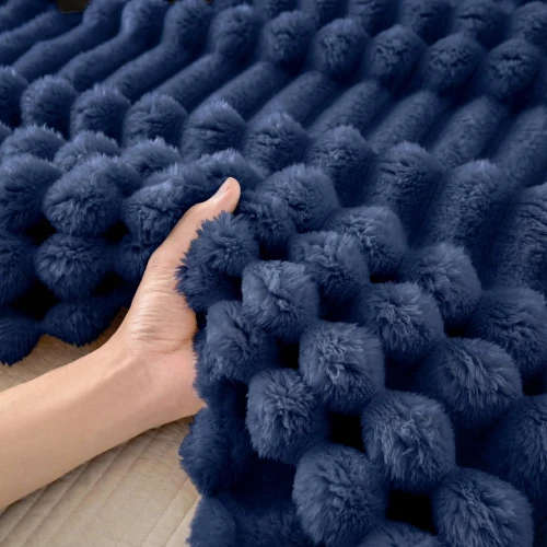 Koc 200x220 w prążki pasy gruby granatowy