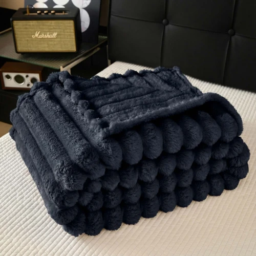 Koc 200x220 w prążki pasy gruby czarny