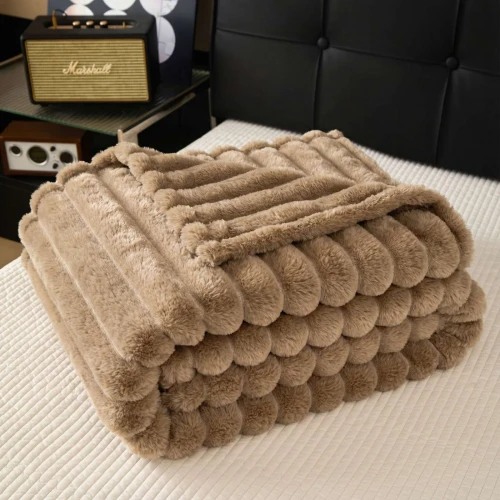 Koc 200x220 w prążki pasy gruby jasny brąz