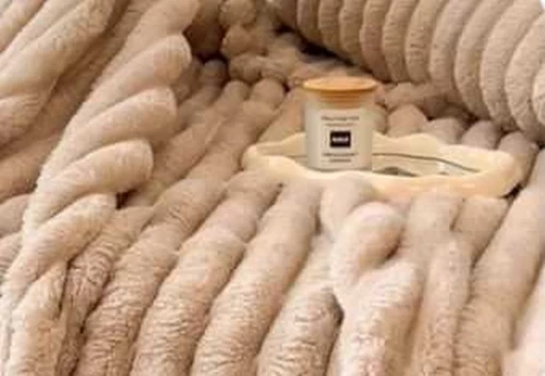 Koc 200x220 w prążki pasy gruby beżowy