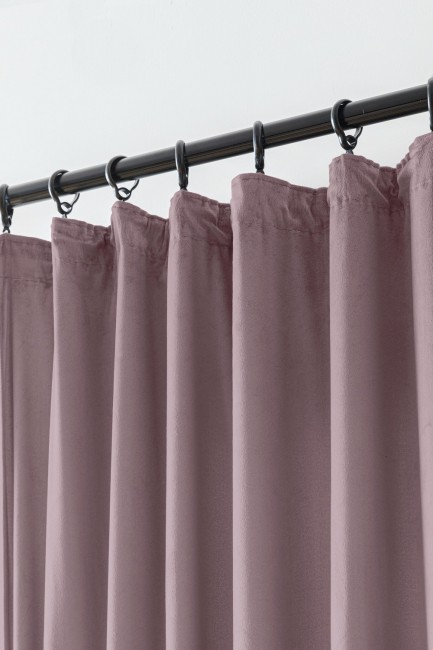 Przejdź do produktu Zasłona do salonu 140x250 na żabki welurowa różowa