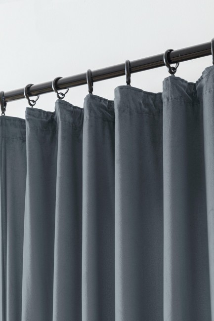Przejdź do produktu Zasłona do salonu 140x250 na żabki welurowa HAZEL BLUE