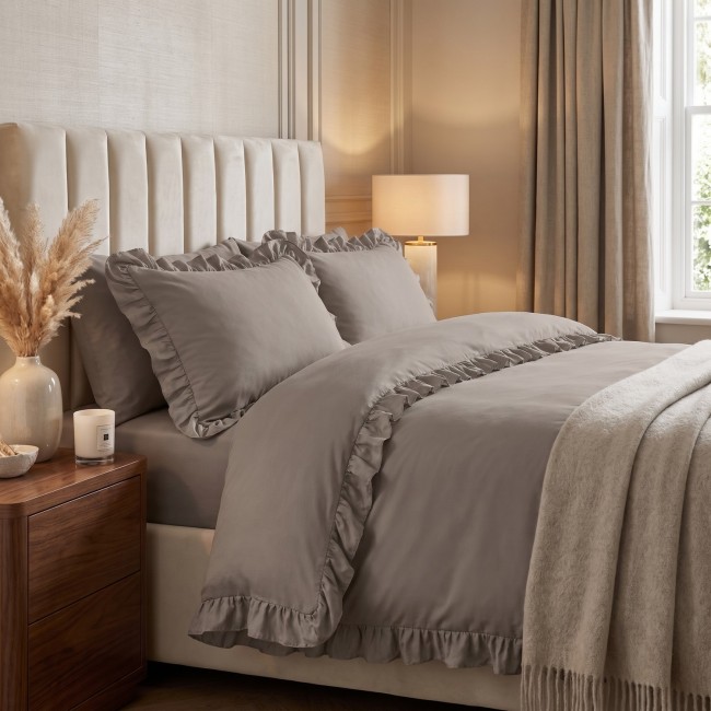Przejdź do produktu Pościel bawełniana 160x200 z falbanką PURE TAUPE