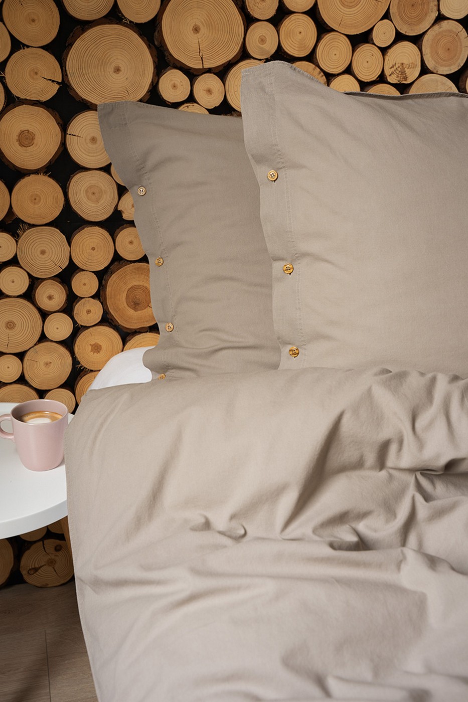 pościel 200x220 taupe z odobnymi guziakmi