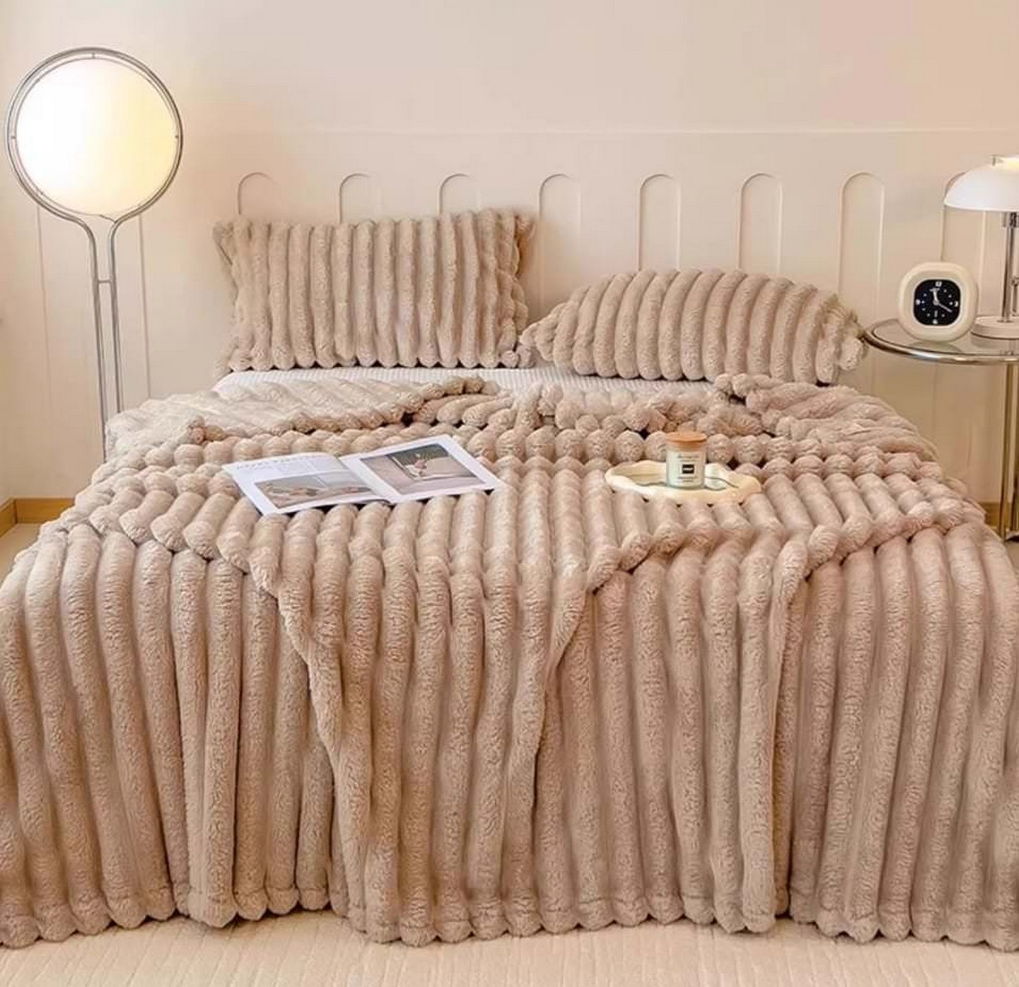 narzuta na łóżko 200x220 beżowa